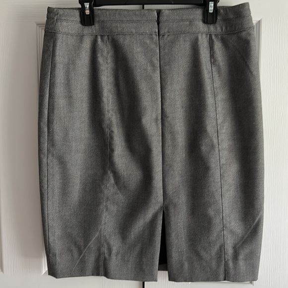White House Black Market straight skirt. Size 12 - Picture 2 of 4